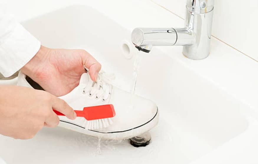 How to Wash Tennis Shoes? | The Ultimate Tennis Shoes Washing Guide!