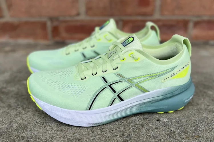 A Comprehensive Review of the Best Shoes for Plantar Fasciitis